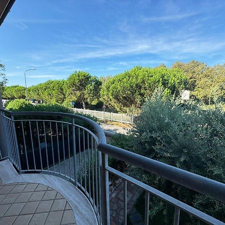 Pineta Apartament Tirrenia Eksteriør bilde