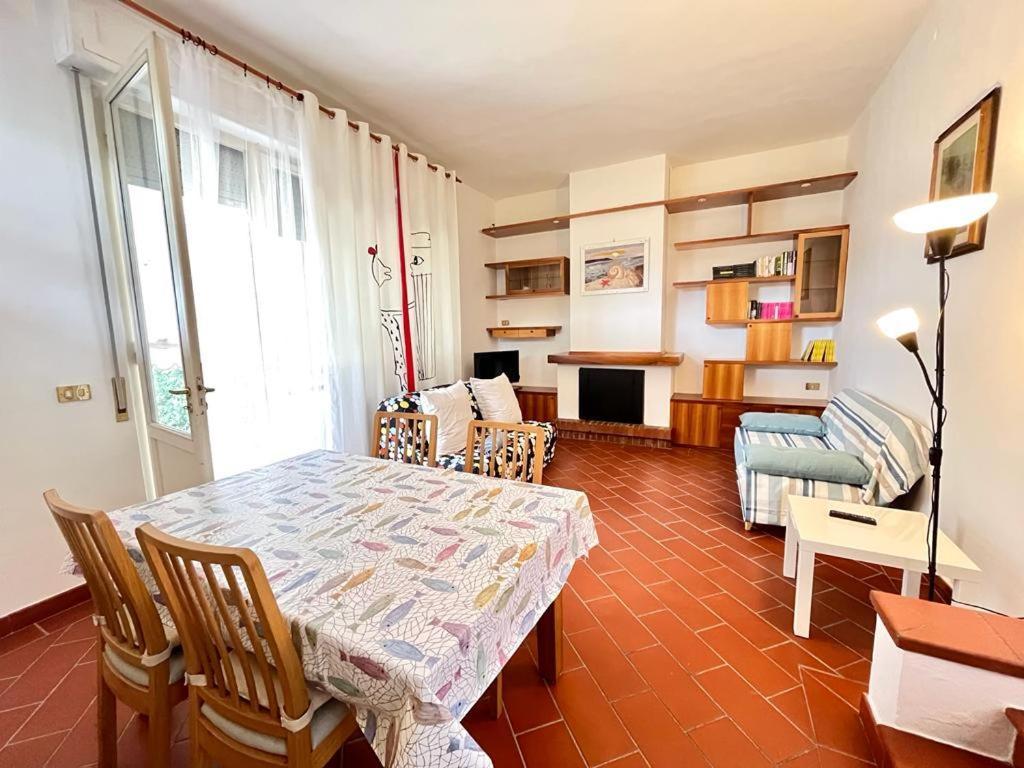 Pineta Apartament Tirrenia Eksteriør bilde
