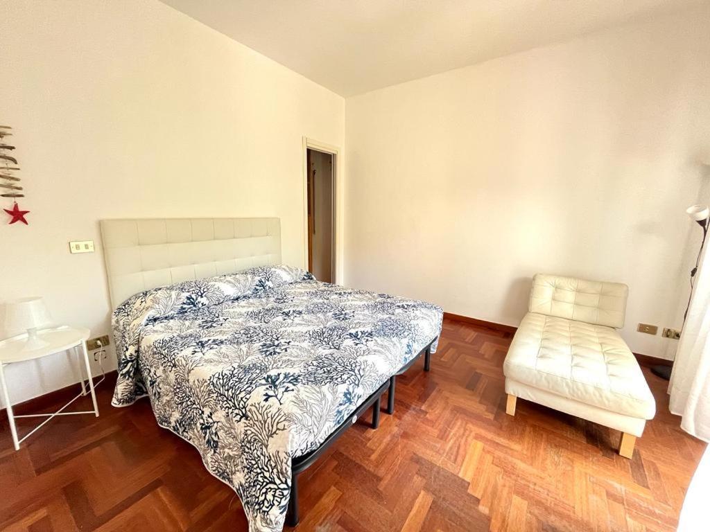 Pineta Apartament Tirrenia Eksteriør bilde