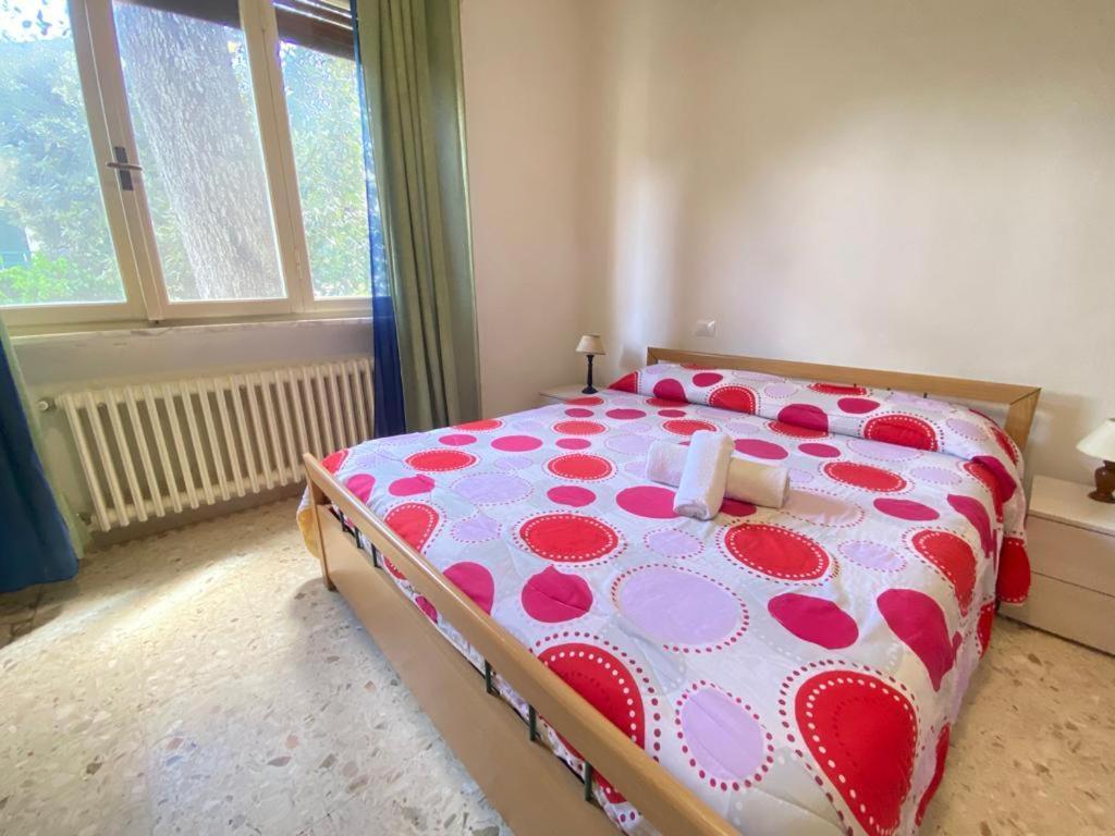 Pineta Apartament Tirrenia Eksteriør bilde