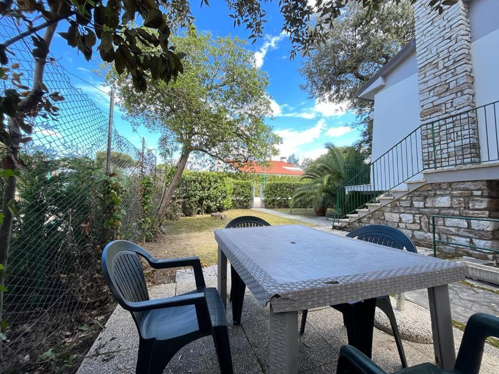 Pineta Apartament Tirrenia Eksteriør bilde
