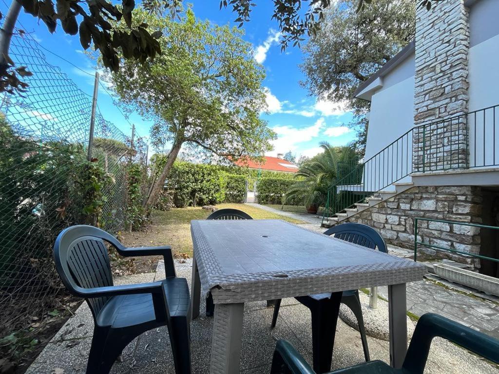 Pineta Apartament Tirrenia Eksteriør bilde