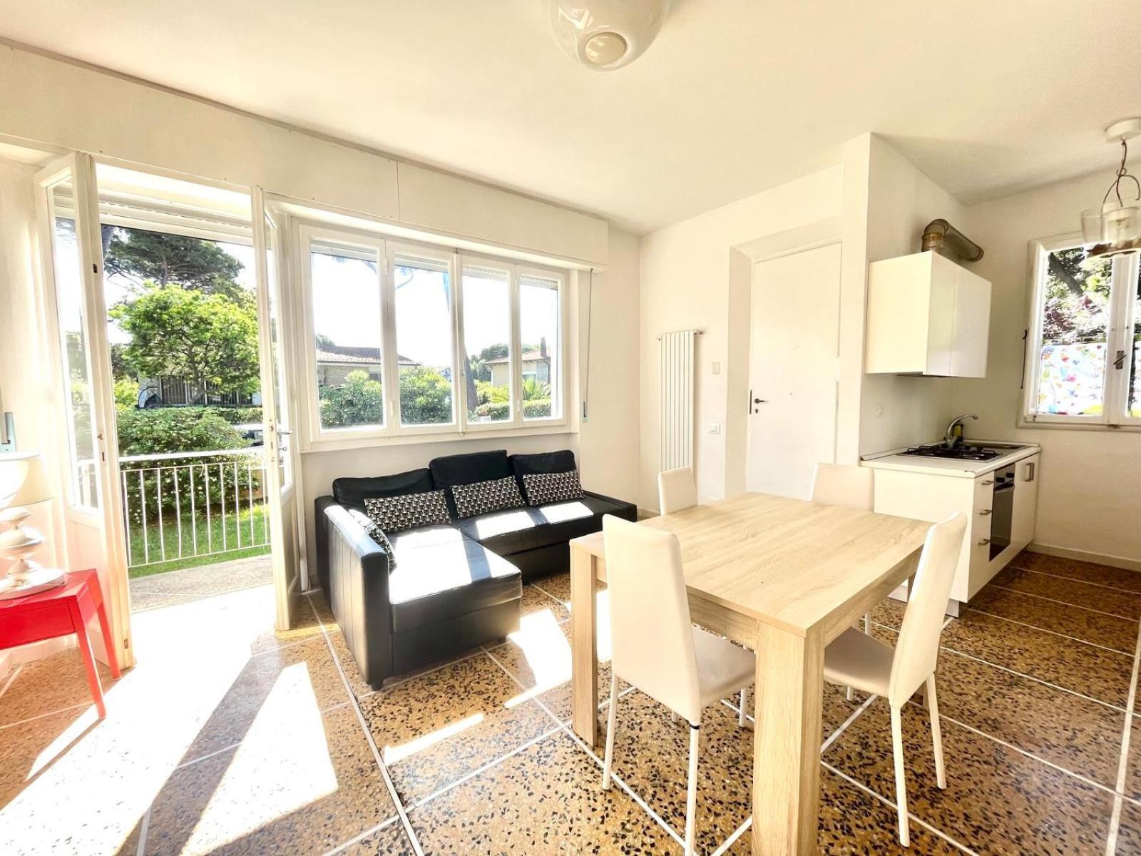 Pineta Apartament Tirrenia Eksteriør bilde