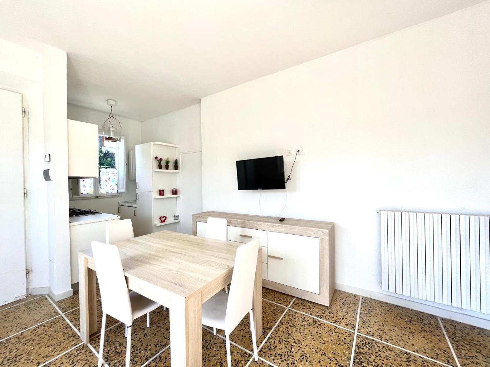 Pineta Apartament Tirrenia Eksteriør bilde