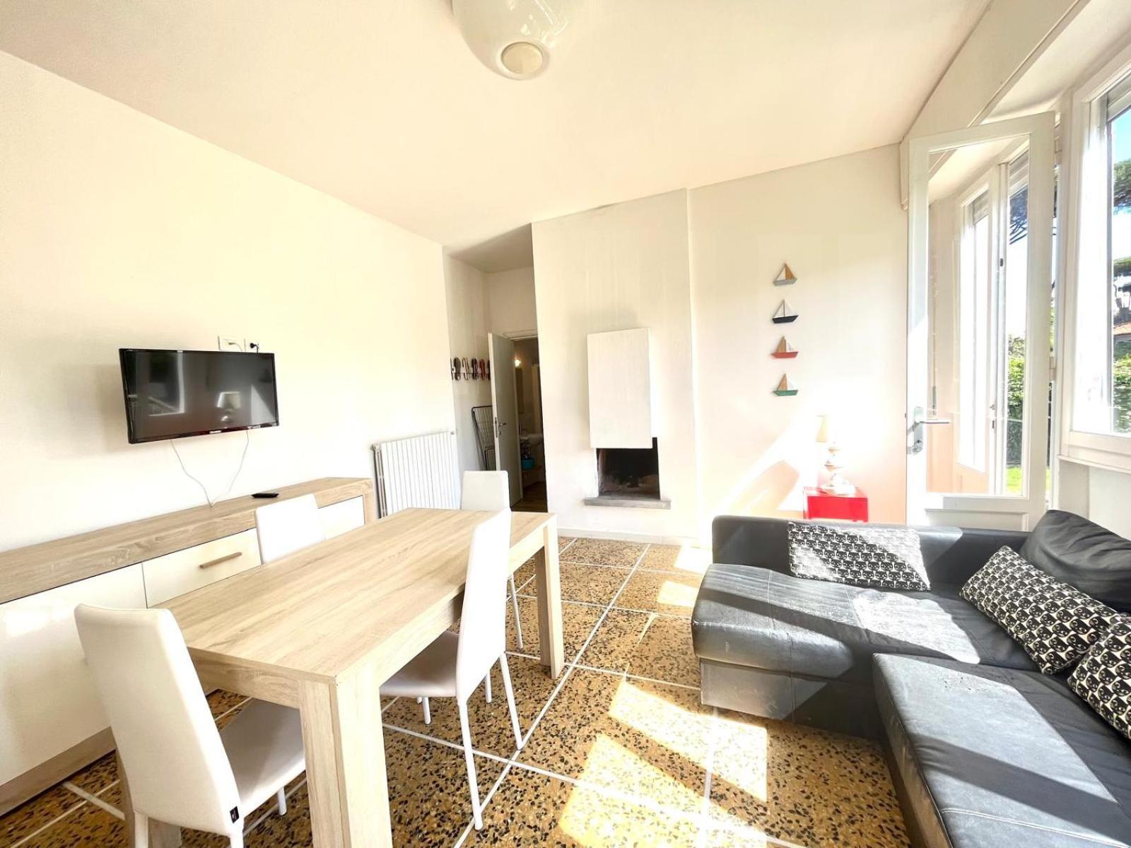 Pineta Apartament Tirrenia Eksteriør bilde