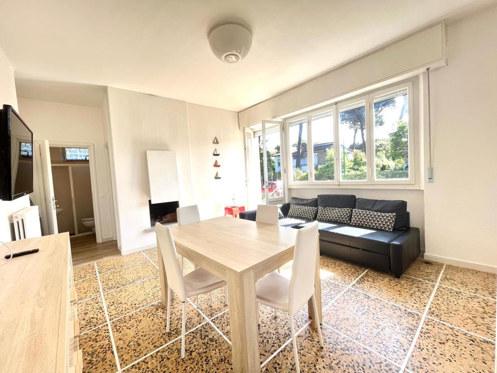 Pineta Apartament Tirrenia Eksteriør bilde