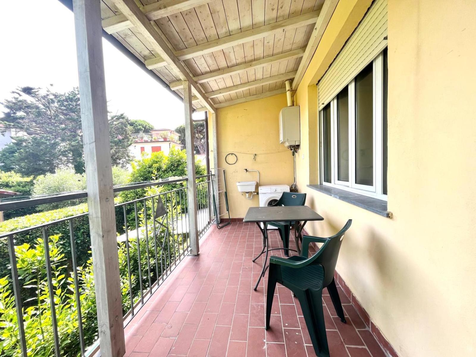 Pineta Apartament Tirrenia Eksteriør bilde