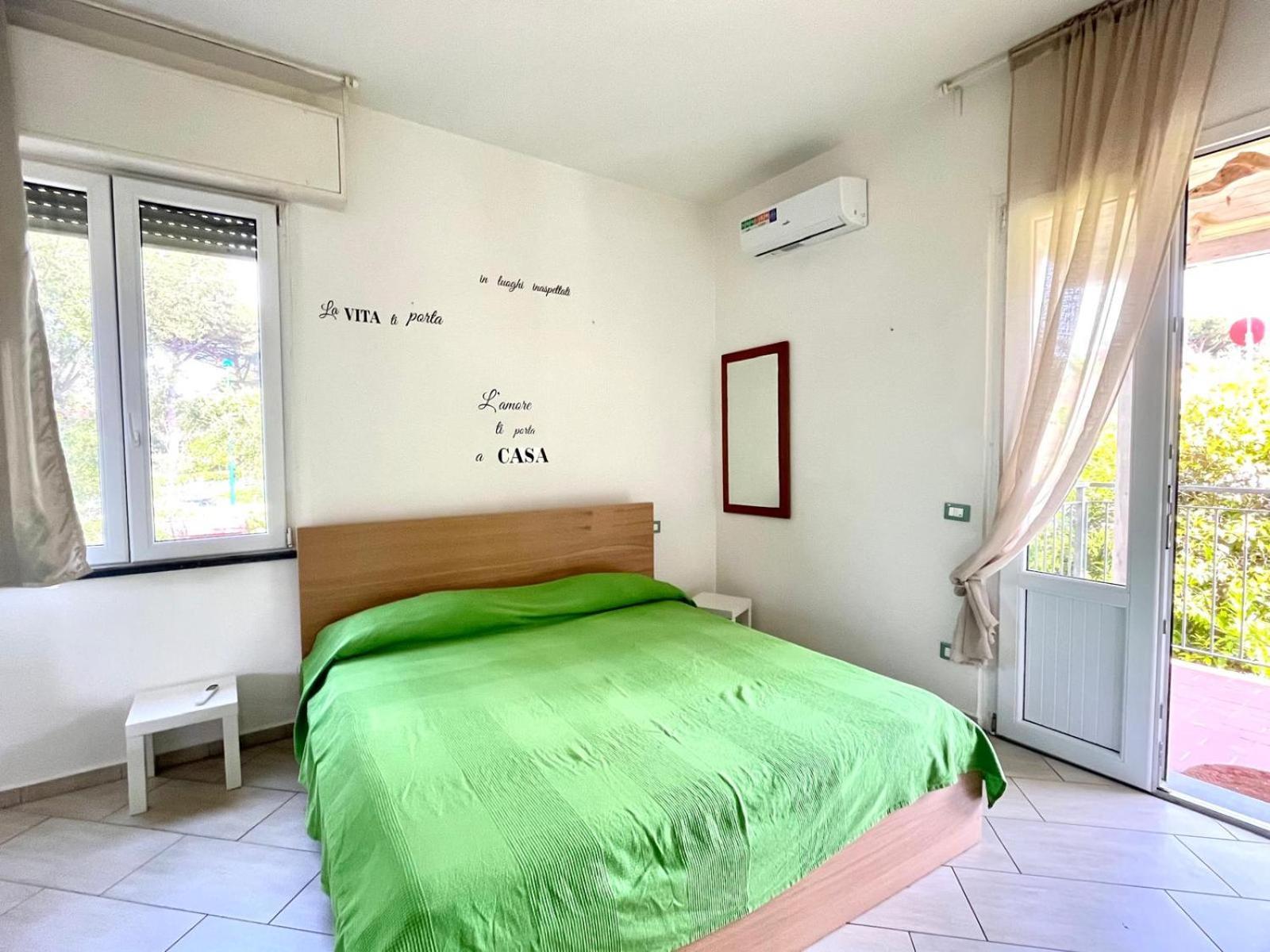 Pineta Apartament Tirrenia Eksteriør bilde