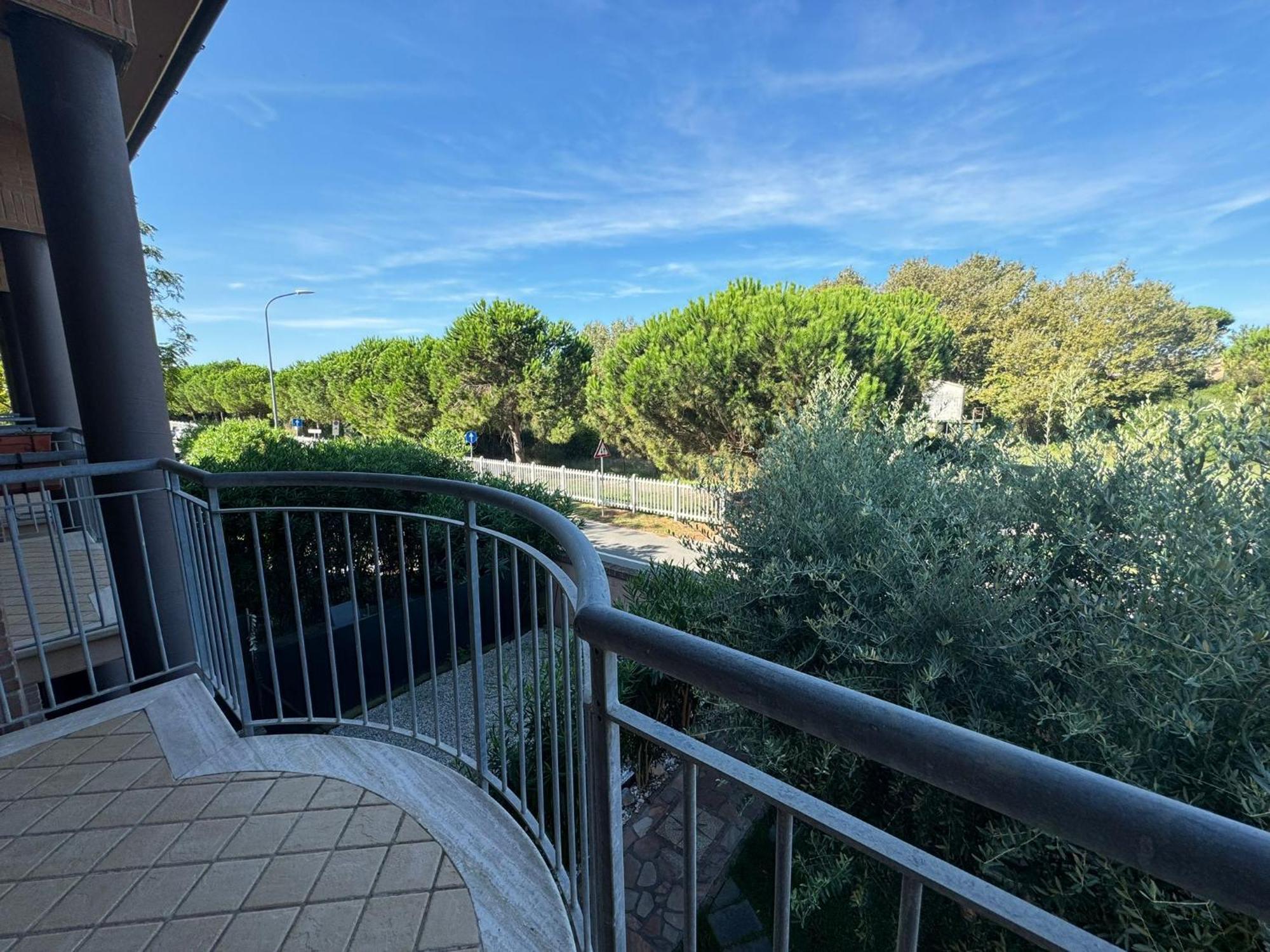 Pineta Apartament Tirrenia Eksteriør bilde