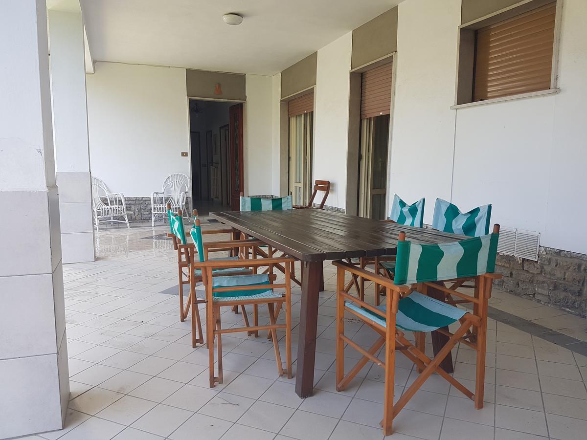 Pineta Apartament Tirrenia Eksteriør bilde